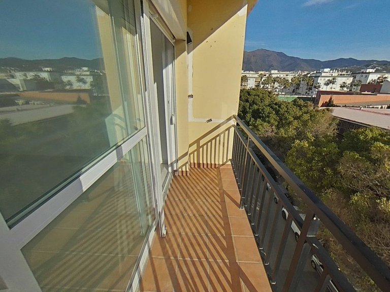 Villa for Sale in Estepona, Malaga 2