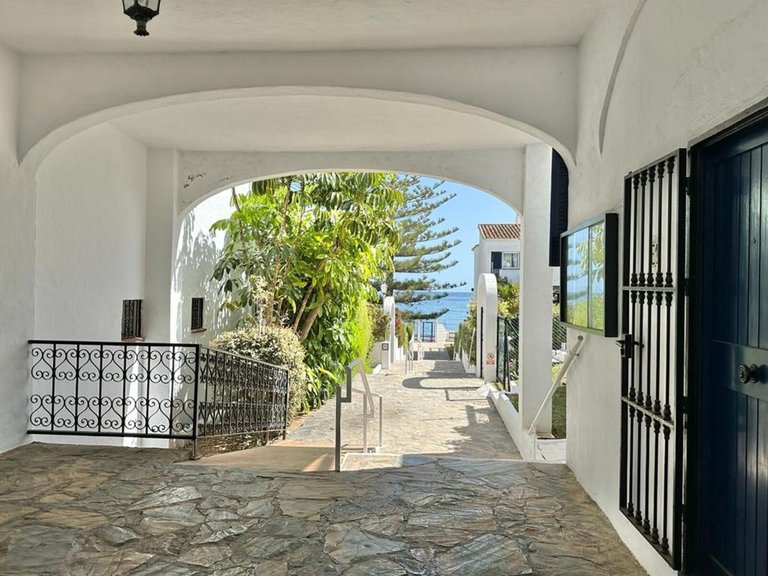 Apartment for Sale in Calahonda, Malaga 12