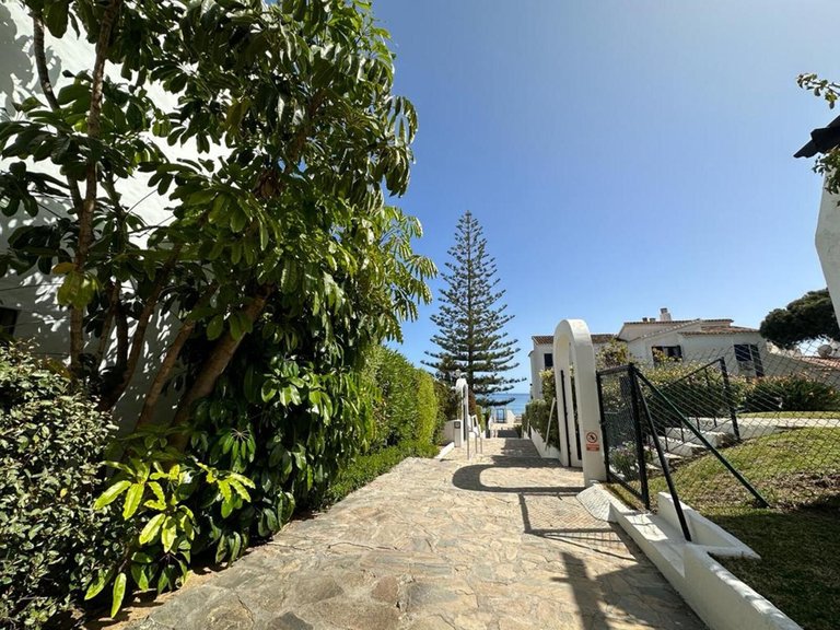 Apartment for Sale in Calahonda, Malaga 26