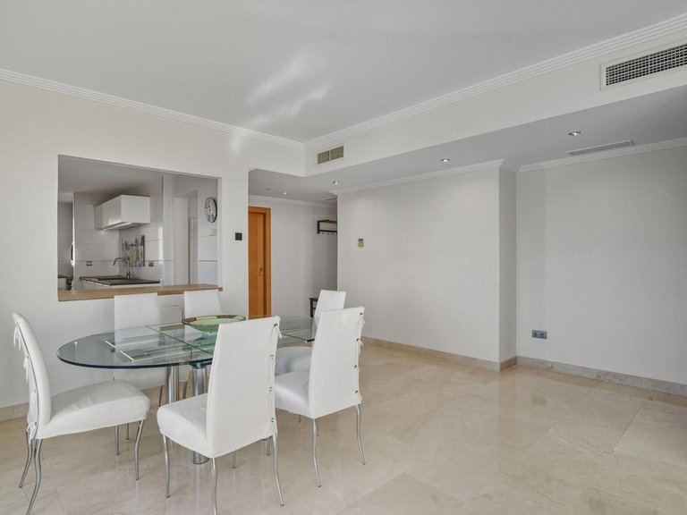 Penthouse for Sale in Benahavís, Malaga 5