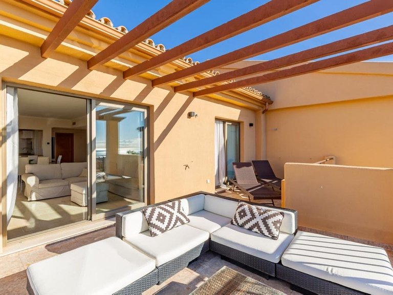 Penthouse for Sale in Benahavís, Malaga 9