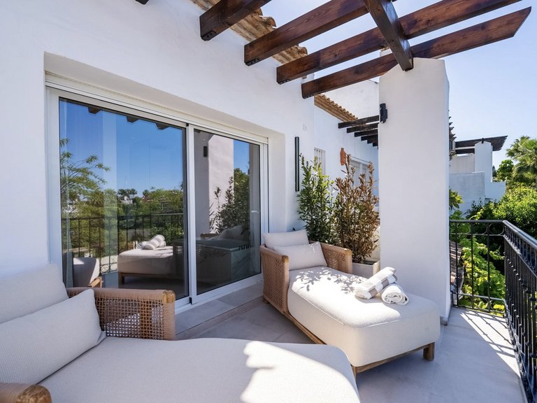 Villa for Sale in The Golden Mile, Malaga 6