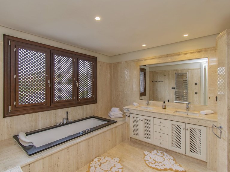 Apartment for Sale in Estepona, Malaga 31