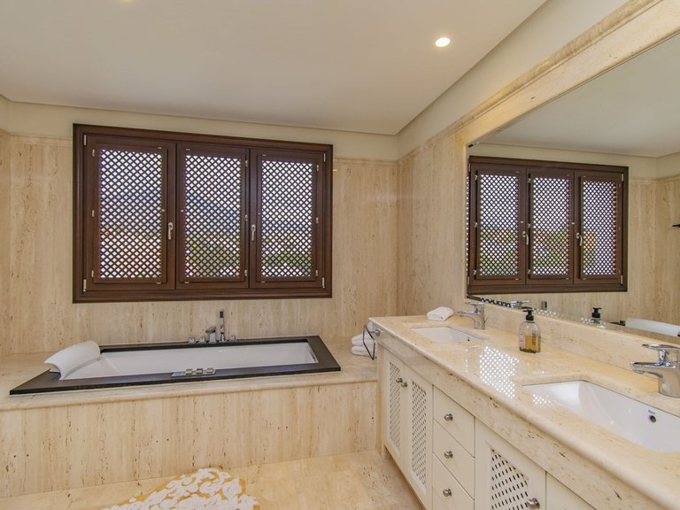 Apartment for Sale in Estepona, Malaga 42
