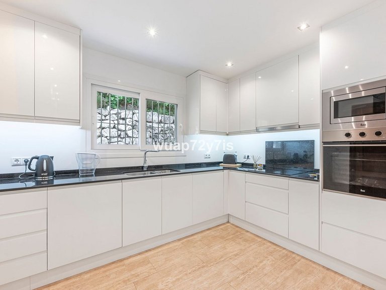 Villa for Sale in El Rosario, Malaga 10
