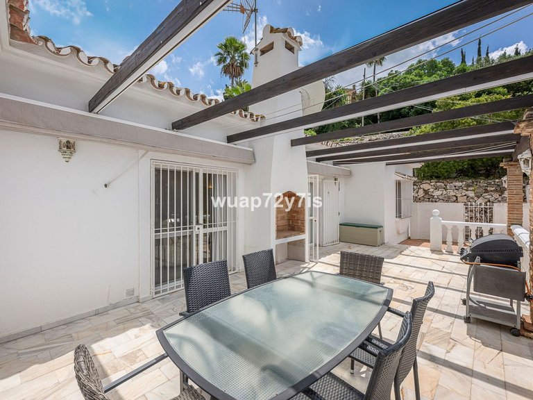Villa for Sale in El Rosario, Malaga 12