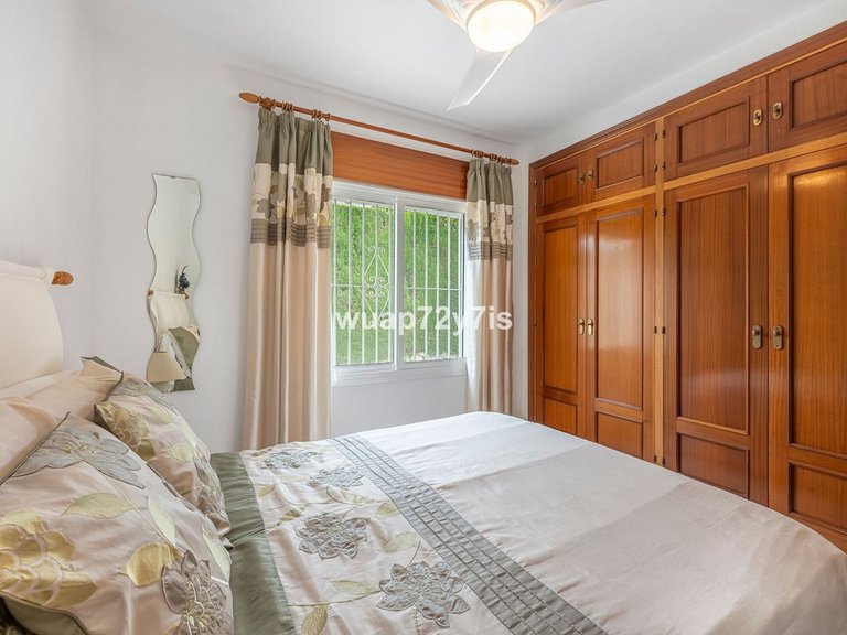 Villa for Sale in El Rosario, Malaga 16