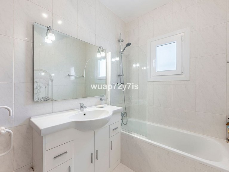 Villa for Sale in El Rosario, Malaga 17
