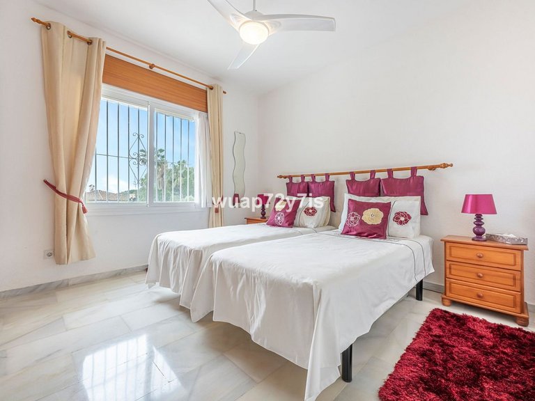 Villa for Sale in El Rosario, Malaga 18