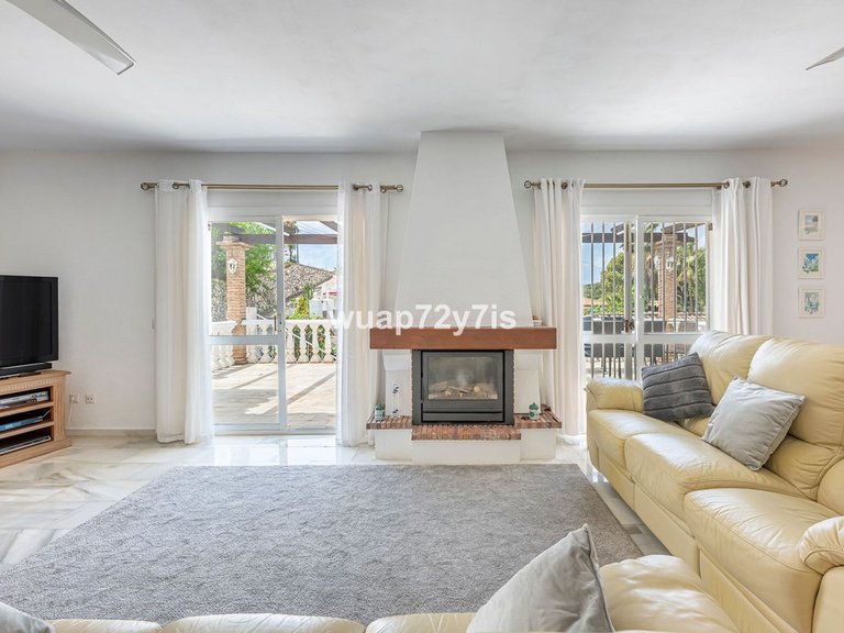 Villa for Sale in El Rosario, Malaga 3
