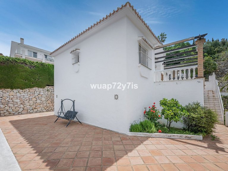 Villa for Sale in El Rosario, Malaga 38