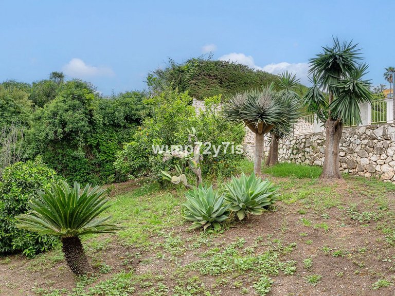 Villa for Sale in El Rosario, Malaga 40