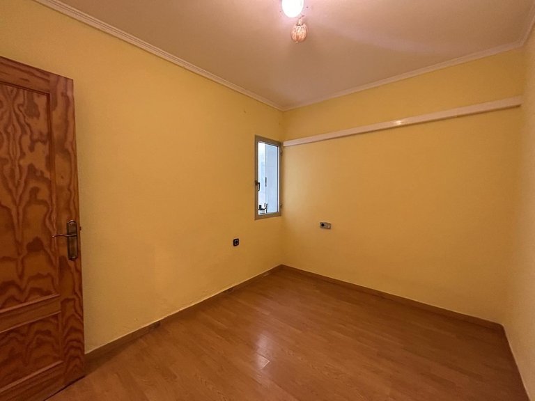 Apartment for Sale in Alicante, Alicante 15