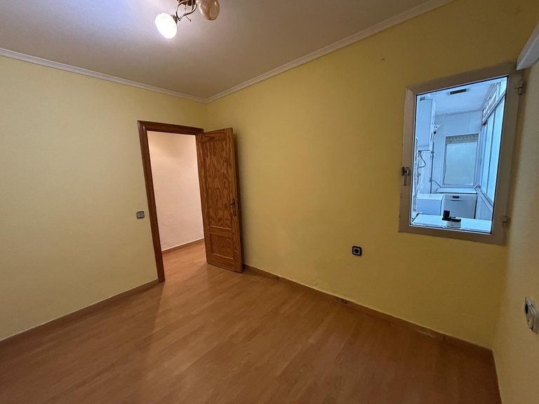 Apartment for Sale in Alicante, Alicante 16