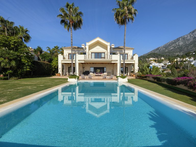 Villa for Sale in Marbella, Malaga 1