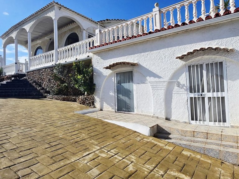 Villa for Sale in Mijas Costa, Malaga 27
