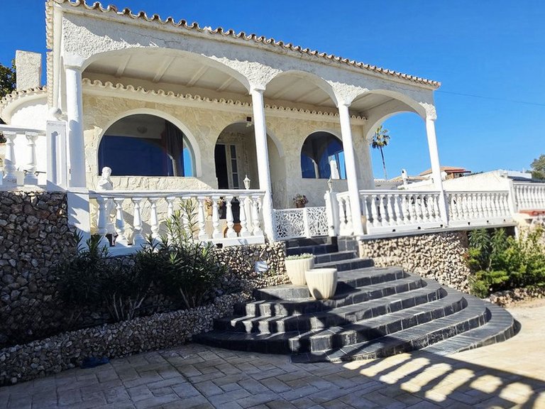 Villa for Sale in Mijas Costa, Malaga 31