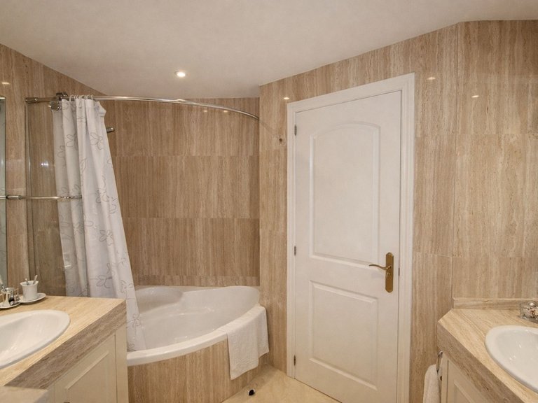 Apartment for Sale in Elviria, Malaga 23