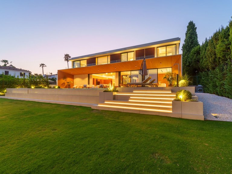 Villa for Sale in Guadalmina Alta, Malaga 29