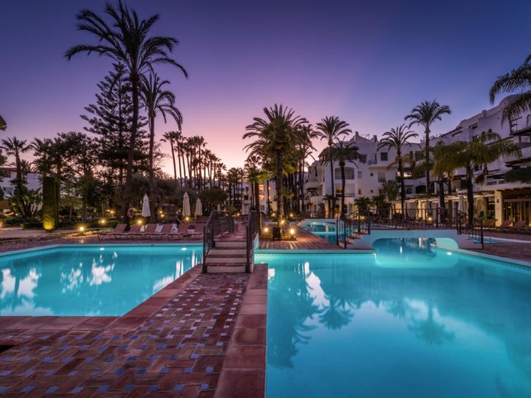 Apartment for Sale in Puerto Banús, Malaga 17