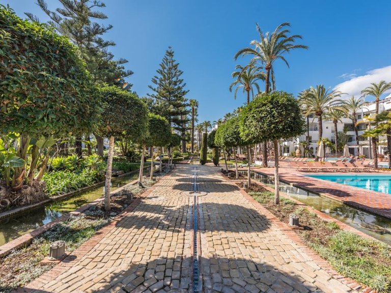 Apartment for Sale in Puerto Banús, Malaga 18
