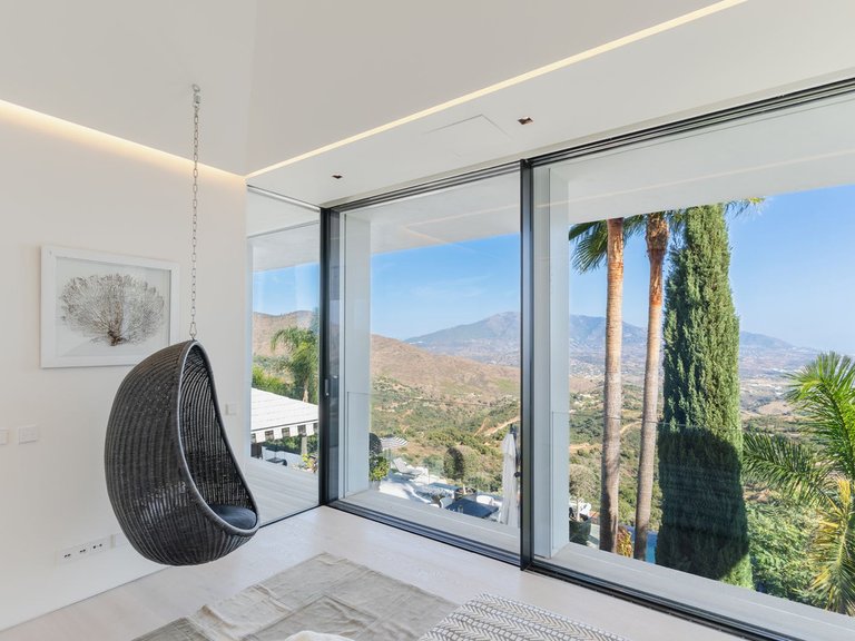 Villa for Sale in Elviria, Malaga 27