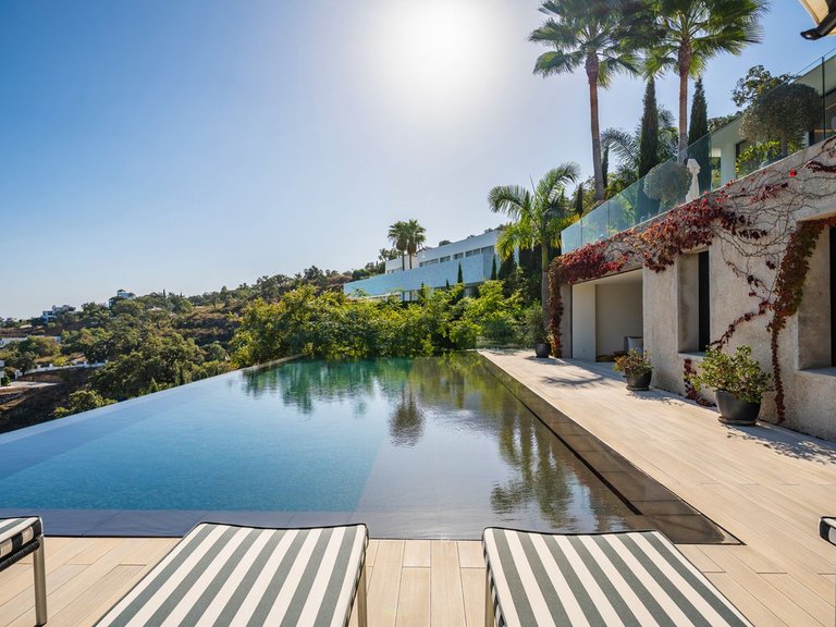Villa for Sale in Elviria, Malaga 39