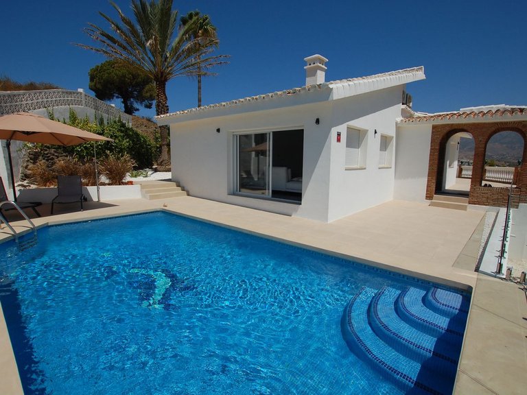 Villa for Sale in Cerros Del Aguila, Malaga 1
