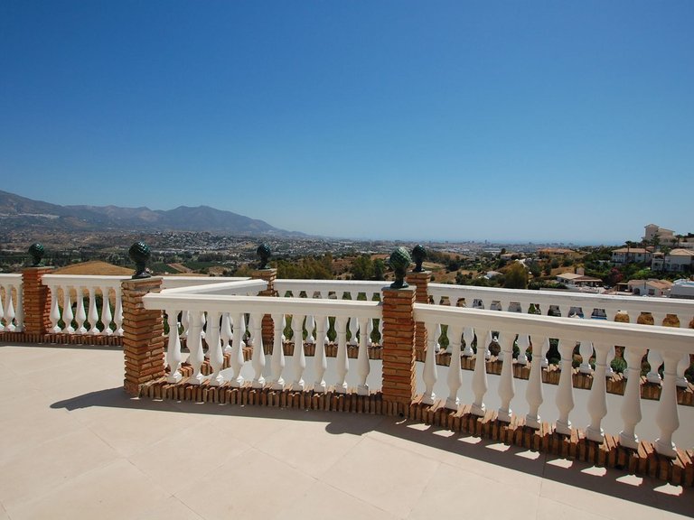 Villa for Sale in Cerros Del Aguila, Malaga 20