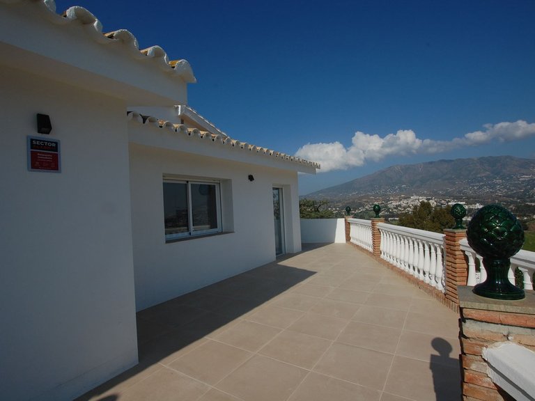 Villa for Sale in Cerros Del Aguila, Malaga 82