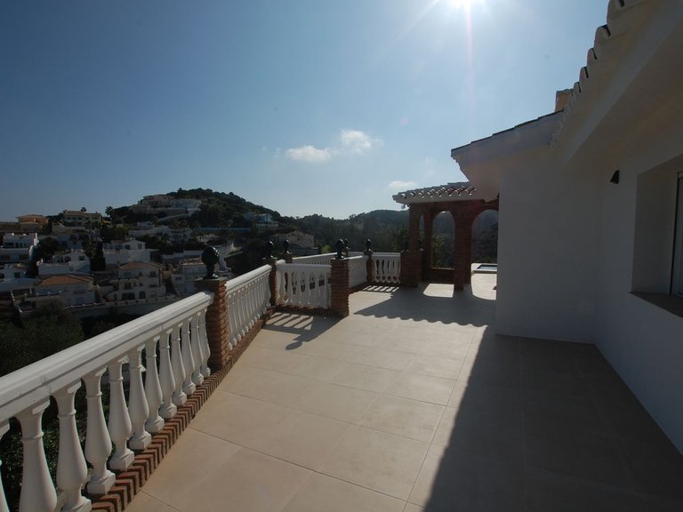 Villa for Sale in Cerros Del Aguila, Malaga 86