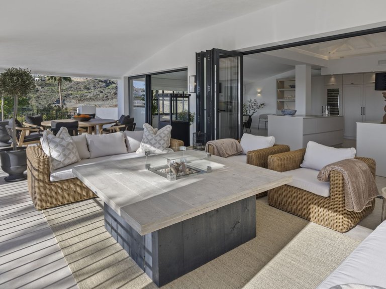 Villa for Sale in El Paraiso, Malaga 13