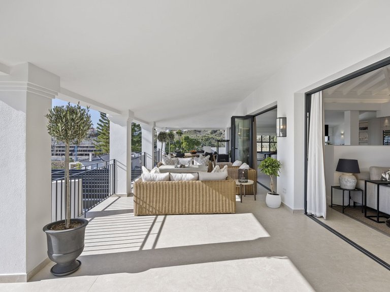 Villa for Sale in El Paraiso, Malaga 14