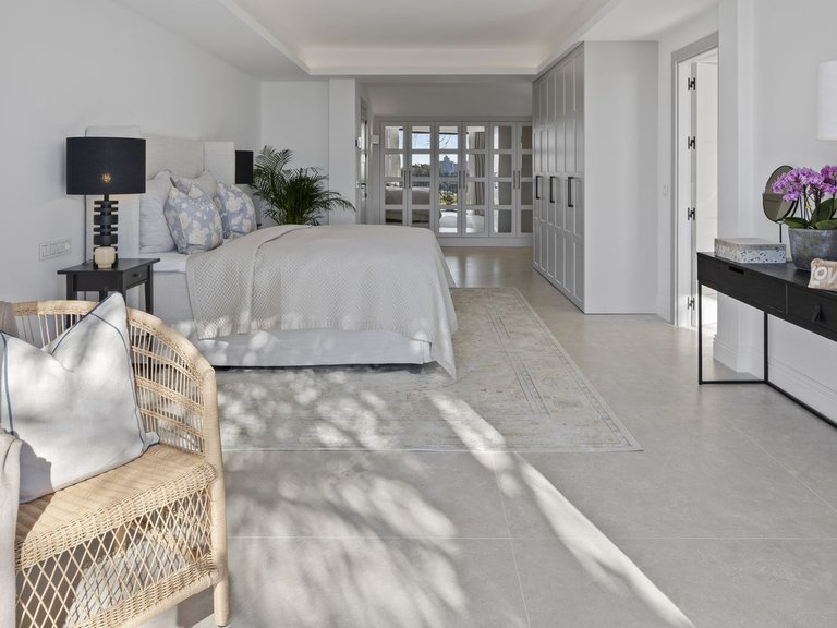 Villa for Sale in El Paraiso, Malaga 20