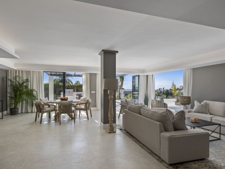 Villa for Sale in El Paraiso, Malaga 31