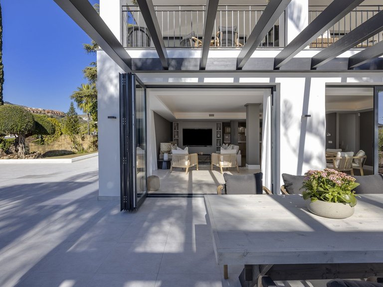 Villa for Sale in El Paraiso, Malaga 33
