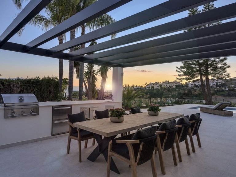 Villa for Sale in El Paraiso, Malaga 39