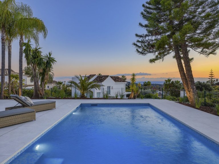 Villa for Sale in El Paraiso, Malaga 40