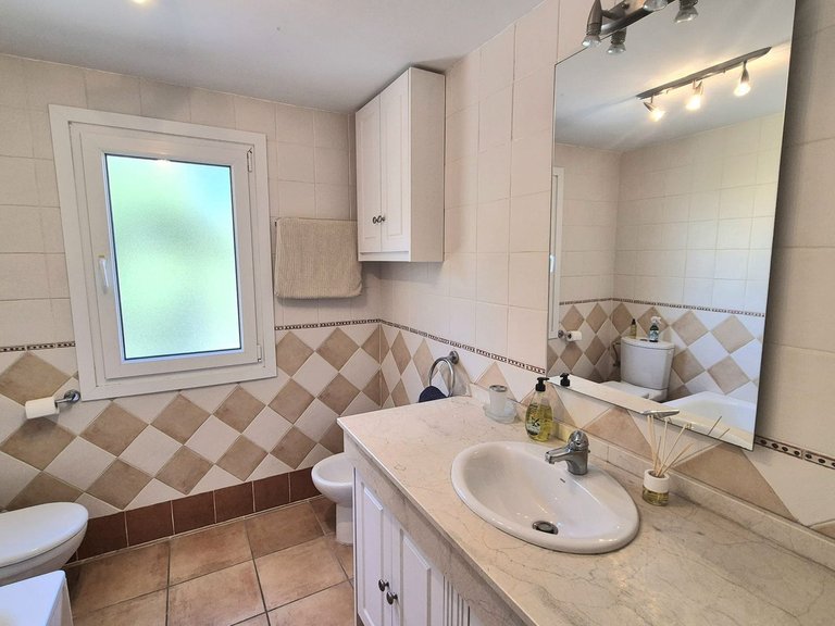 Villa for Sale in Alhaurin Golf, Malaga 27