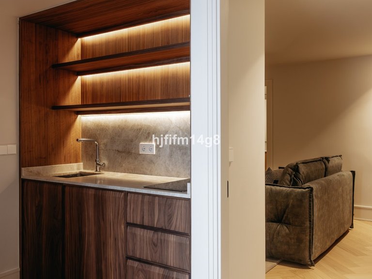 Villa for Sale in The Golden Mile, Malaga 12