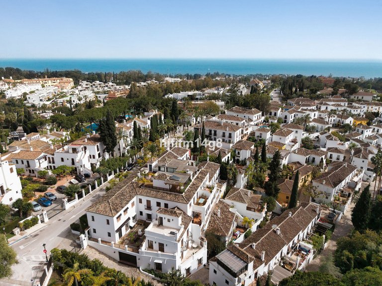 Villa for Sale in The Golden Mile, Malaga 29
