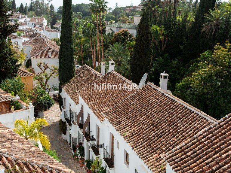 Villa for Sale in The Golden Mile, Malaga 35