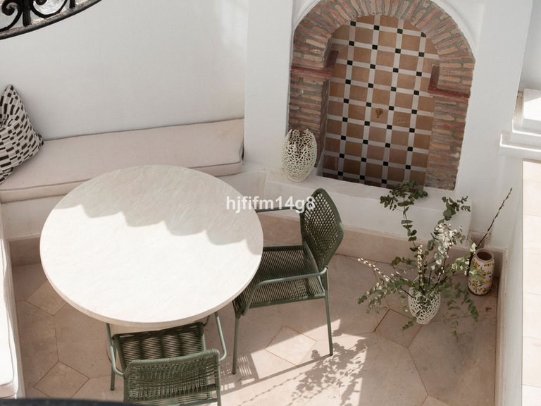 Villa for Sale in The Golden Mile, Malaga 42