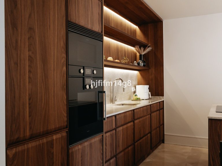 Villa for Sale in The Golden Mile, Malaga 9
