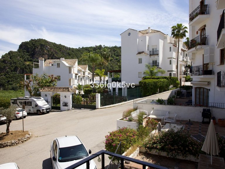 Apartment for Sale in Benahavís, Malaga 11
