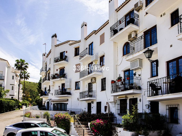 Apartment for Sale in Benahavís, Malaga 13
