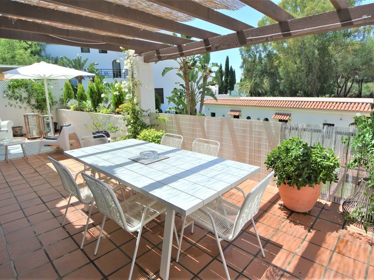 Apartment for Sale in The Golden Mile, Malaga 1