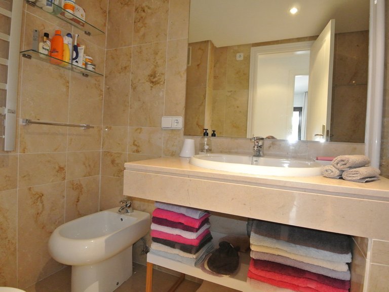 Apartment for Sale in The Golden Mile, Malaga 18