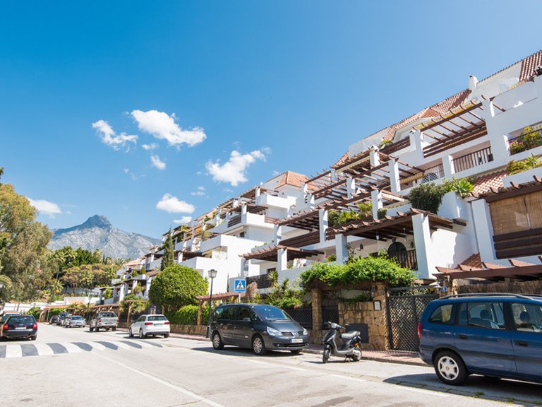 Apartment for Sale in The Golden Mile, Malaga 19