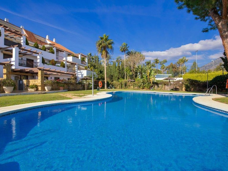 Apartment for Sale in The Golden Mile, Malaga 21